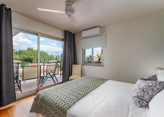 Apartment With Terrace - City Center And Near The Beach